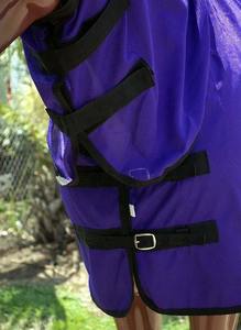 Mantas para Caballos de Alta Calidad al por Mayor, Diseño Nuevo, Impermeables, para Doma, Uso en Todas las Estaciones, 4 Correas para las Patas, Transpirables - Product Image 4