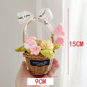 Panier de fleurs tricoté à la main transfrontalier avec roses artificielles, lys et gypsophile pour la fête des enseignants/la fête des mères - Product Image 6