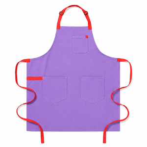 Tablier en toile sans manches violet avec bordure rouge, trois poches, résistant à l'eau, durable, lavable en machine, pour la cuisine et l'usage quotidien - Product Image 1