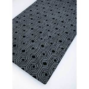 Tapis en laine tufté à la main Imara, géométrique, gris et noir, rectangulaire, pour couloir, tissage plat, viscose et jute, pour usage domestique - Tra-13372 - Product Image 2