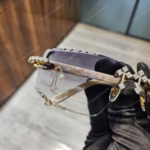 Hip Hop Moissanite Diamond Iced VVS D Cross Design Purple Shade Lunettes de soleil Fournisseurs indiens Bijoux de mode avec lentilles en verre - Product Image 3