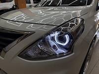 Lentille de projecteur LED, phare au xénon HID, anneau halo / œil d'ange, phare de rénovation, phare de voiture pour VERSA