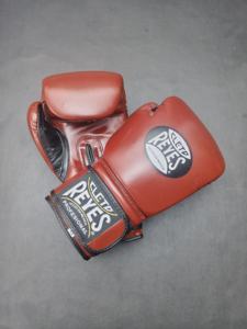 Prix de gros OEM, gants de boxe Cleto Reyes en cuir véritable brun personnalisés pour les arts martiaux et les entraînements d'anniversaire, idée cadeau - Product Image 6