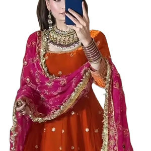 ชุดส่าหรีผ้าไหมจอร์เจตต์ทอลายสวยงามสะดุดตา ดีไซน์สวยงามมาก เหมาะสำหรับงานปาร์ตี้/งานพิธีการ/วันอีด สามารถใส่ได้สองด้าน - Product Image 1