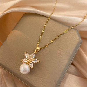 Collier exquis en forme de fleur avec un design polyvalent et tendance, collier pendentif en cuivre - Product Image 5