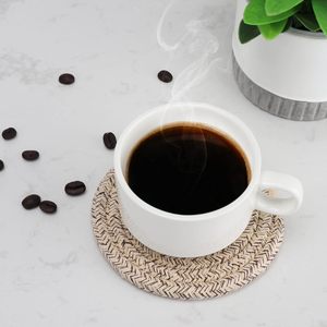 Sous-verres en coton tissé et un porte-sous-verres conçu pour protéger vos tables de la condensation des boissons, des déversements et de la chaleur - Product Image 4