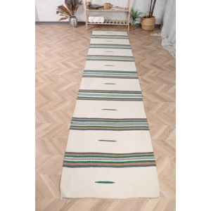 Alfombra Vintage de 2.7x11.8 pies, Alfombra Turca de Lana Ikat Blanca y Verde - Product Image 1