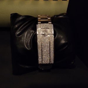 Reloj de Lujo con Movimiento ETA, Acero Inoxidable, Diseño Semi-Iced Out, Unisex, Resistente al Agua 3BAR, Caja de 41mm - Product Image 6