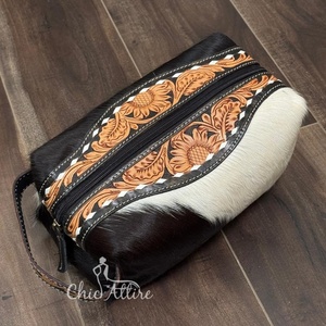 Étui à cosmétiques de voyage en cuir floral fabriqué à la main organisateur de maquillage et de toilette en peau de vache occidentale pour les femmes boîte de rangement cosmétique de voyage - Product Image 1