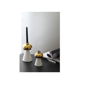 Double T Light Bougeoirs en fer avec base en bois finition nickel argenté parfait pour les centres de table - Product Image 3