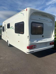 Fleetwood Meridien 560-1 Travel <b>Trailer</b> Motorhome Box <b>Car</b> RV White Exterior Family Camping - Product Image 1