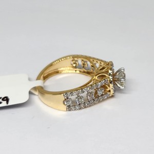 Anillo de Compromiso Solitario de Oro Amarillo Macizo de 14K con Baño de Rodio, Certificado IGI, Diamante Natural de Corte Brillante de 0.59 CT, Color H-I - Product Image 2