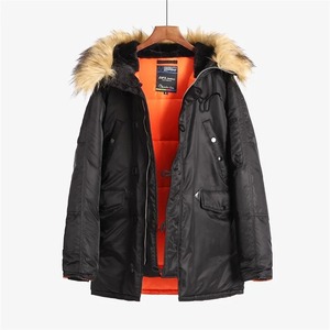 Jaket Parka musim dingin pria <span class=keywords><strong>ALASKA</strong></span> ramping pas badan tudung bulu Parka dengan bantalan untuk cuaca dingin polos dicelup bukan tenunan layanan OEM