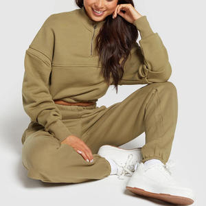 Sudaderas de mujer Workout Ready con impresión de etiqueta de logotipo personalizado y opciones de bordado para entrenar en la calle y el gimnasio - Product Image 5