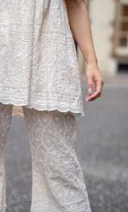 Chikankari <span class=keywords><strong>White</strong></span> Coord set pantaloni svasati da donna Top Full Ghera pantaloni <span class=keywords><strong>Kurta</strong></span> solidi di qualità Premium miglior prezzo di mercato ultimo Design - Product Image 4