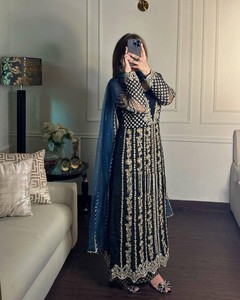 ROBE DE TRAVAIL FANTAISIE CHINON SOIE DIGITAL KALAMKARI IMPRIMÉE AVEC DUPATTA SKY - Product Image 2