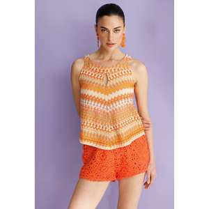 Blusa con cuello halter y estampado étnico - Product Image 3