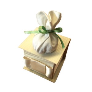 ของชำร่วยงานปาร์ตี้กล่องโบว์แบบพับได้ของชาแนล - Product Image 1