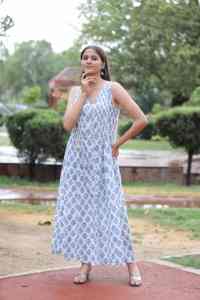 Robe en coton à fleurs Boho faite à la main pour femmes légère écologique décontractée tenue d'été élégante robe courte pour les vacances naturel - Product Image 3