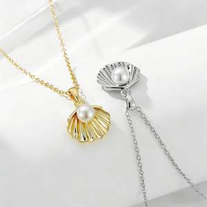 Collar con Colgante de Concha Marina y Perla de Plata de Ley 925, Color Oro y Plata - Product Image 4