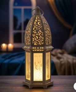 Lanterne en métal doré de luxe en forme de croissant de lune avec un travail de découpe élégant, lumière de bougie chaleureuse pour la décoration festive de la maison et les cadeaux - Product Image 3