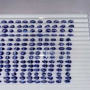 Piedra Preciosa Suelta de Tanzanita Grado AAA, Color Azul Violeta Natural, Forma Mixta, 350.00 Quilates, con Tratamiento Térmico, Certificado IGI - Product Image 2