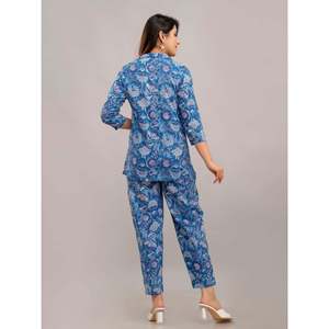 Ensemble coordonné d'été pour femmes, imprimé bleu celtique, 2 pièces, short et pantalon, détail boutonné, manches 3/4, tailles XS et XXS - Product Image 3