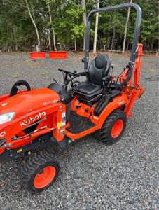 Tracteur à roues KUBOTA BX23S 2023 avec accessoires de chargeur/pelleteuse - Product Image 2