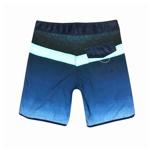Short de sport en polyester noir pour homme | Logo de basket-ball personnalisé imprimé | Shorts de sport en maille en gros - Product Image 2