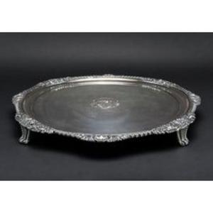 Stainless Steel Serving <b>Tray</b> for <b>Large</b> Gatherings and Events with a Spacious Surface and a Refined Modern Appearance - Product Image 3
