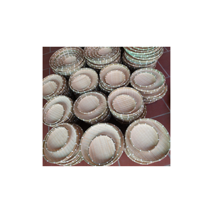 Le panier de vannage fabriqué à la main est en bambou et est en forme de cercle écologique avec un motif unique et traditionnel - Product Image 2