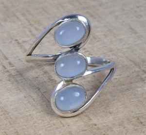 Bague classique en argent sterling 925 avec trois pierres en calcédoine bleue, pour mariage et fête, cadeau pour elle - Product Image 5