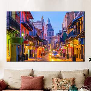 Toile imprimée : Paysage urbain du Quartier français de la Nouvelle-Orléans, encadrée pour galerie - Product Image 1