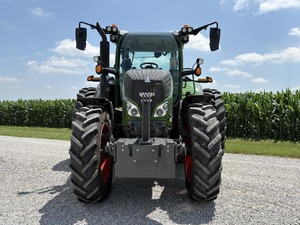 Tracteur Fendt 2023 Vario 720-Tracteur MFWD 200 HP haut de gamme avec transmission Vario, système hydraulique efficace et confort d'utilisation - Product Image 2