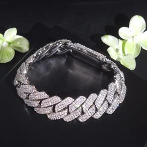 สร้อยข้อมือคิวบาลิงค์สามแถวประดับเพชรโมอิสซาไนต์ไร้สีขนาด 26 มม. สไตล์ฮิปฮอป สำหรับผู้หญิง แฟชั่นหรูหรา ราคาประหยัด - Product Image 5