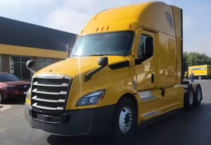 Camion semi-remorque Cascadia 126 Sleeper d'occasion, modèle 2022 - Cabine intégrale 72, 455 CV, boîte automatique 12 vitesses - Product Image 5