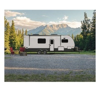 Trouvez une caravane de camping en ligne avec un poids à sec de 2200 lb et un système de levage électrique 12 volts.