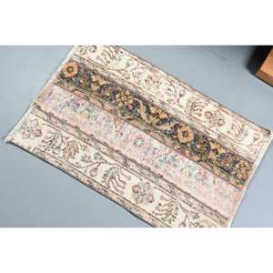 พรมขนสัตว์ตุรกีสีเบจคลาสสิก ขนาด 2.1 x 3.2 ฟุต ลายปะติดปะต่อ เป็นมิตรกับสิ่งแวดล้อม ขนปานกลาง เหมาะสำหรับทางเข้าบ้าน ห้องนั่งเล่น ห้องนอน รูปทรงสี่เหลี่ยมผืนผ้า - Product Image 4