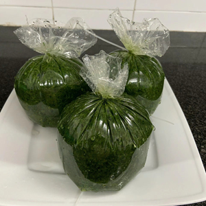 ใบมันสำปะหลังบดสีเขียวสดแช่แข็งราคาดี-ส่งออกจากเวียดนาม - Product Image 1