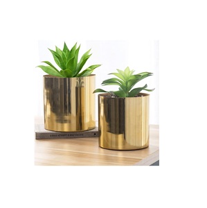 Ensemble de pots à fleurs suspendus modernes en aluminium argenté, durables, de forme carrée, avec un design décoratif martelé - Product Image 1