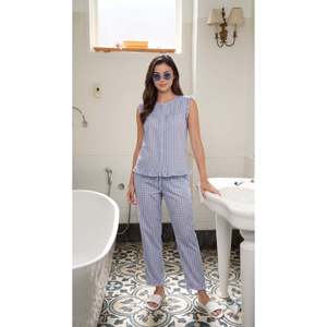 Conjunto de Pijama Evolve X Venus para Mujer, Premium, de Rayón Suave, Transpirable, Estampado, con Top de Manga Corta (NPSRY3506BL) - Product Image 1
