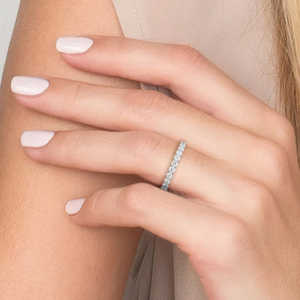 925 Plata corte redondo Moissanite diamante eternidad boda banda para mujeres forma de pera incrustaciones tecnología de ajuste - Product Image 1