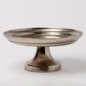 Support à gâteau et dessert en métal poli et doré Vaisselle Maison et ustensiles de cuisine Merveilleux design Snacks Stand d'Inde - Product Image 1