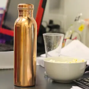 Bouteille en cuivre pur de qualité supérieure, étanche, avec bouteille à boire en cuivre durable pour un usage quotidien et en voyage, pour l'exportation - Product Image 1