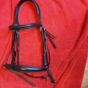 บังเหียนม้าหนังมีขนและเชือกจูงม้าปรับขนาดได้ - Product Image 4