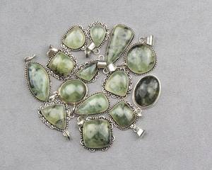 Lot en vrac naturel haute poli Cabochon vert Prehnite pierres précieuses en vrac Baho Design pendentif pour femmes bijoux personnalisés en gros - Product Image 1