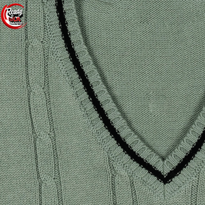 ¡El suéter Light Greeen con cuello en V para hombre es el complemento perfecto para cualquier atuendo! Su tejido es suave y cómodo. - Product Image 5