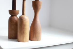 Candelabro de madera bellamente tallado con un aspecto premium, ideal para bodas de estilo vintage y decoración elegante del hogar. - Product Image 2