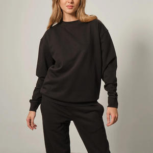 Sweatshirts pour femmes personnalisés avec étiquette de broderie avec impression de logo Personnalisation et options de vêtements de sport élégants - Product Image 5