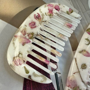 หวีเรซิ่นมืออาชีพสำหรับช่างตัดผม ใช้สำหรับจัดแต่งทรงผมในร้านเสริมสวย วัสดุเรซิ่นคุณภาพสูง - Product Image 1